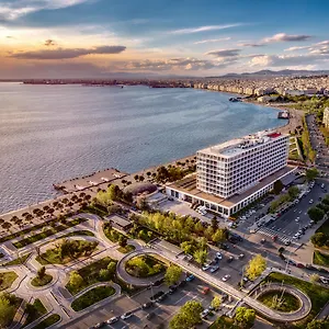 https://makedonia-palace.hotelschalkidiki.net